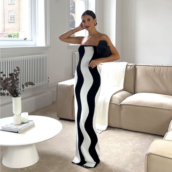 NA-KD Wavy Striped Knitted Maxi Dress - Picture 1 of 17